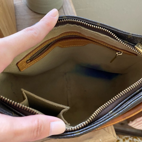 Louis Vuitton Loop Zipper purse - Picture 7 of 9